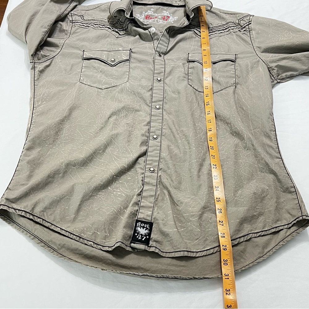 Wrangler Rock 47 Men's Size L Pearl Snap Shirt Bull Skull Western Taupe - Picture 8 of 11